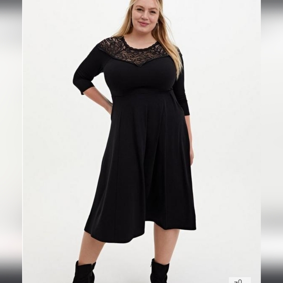 torrid Dresses & Skirts - NWT Torrid Midi Dress, Black Super Soft and Lace, size 1